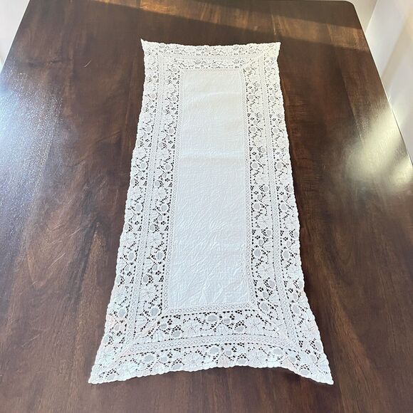 VTG cotton Linen Table Runner Dresser Scarf Intricate Lace Cottage Core 13 x 32 - Picture 12 of 12